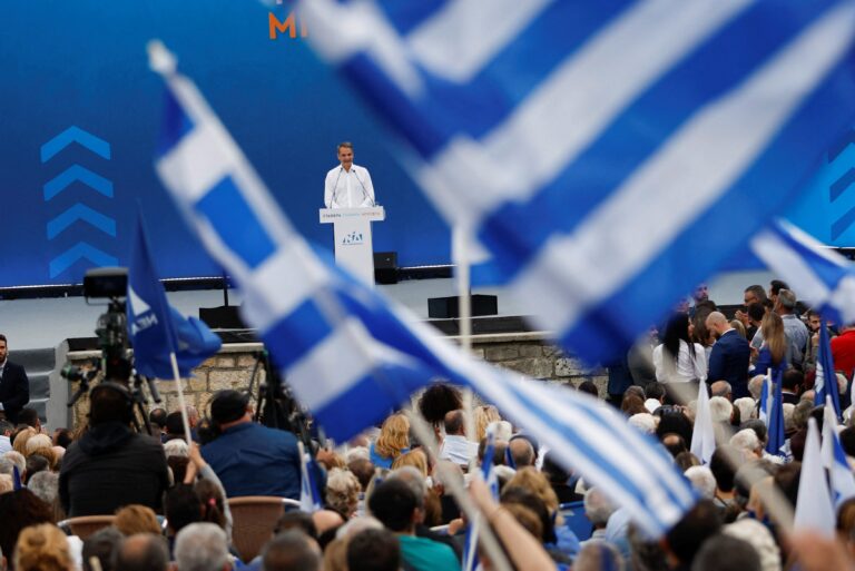 2023-05-16T125203Z_902130281_RC26Z0AXISV9_RTRMADP_3_GREECE-ELECTION-MITSOTAKIS.jpg