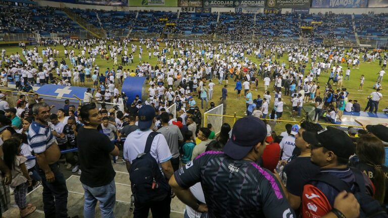 El-Salvador-soccer-stampede-2.jpg