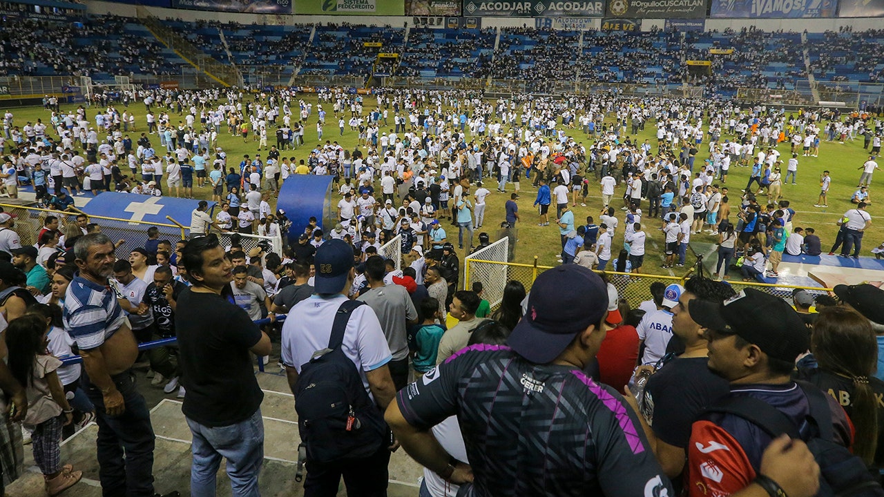 El-Salvador-soccer-stampede-2.jpg