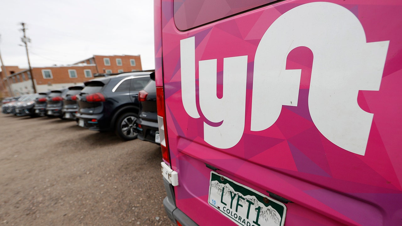 Lyft-logo-A.jpg