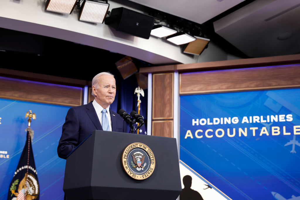 biden-airlines-cash-passengers.jpg