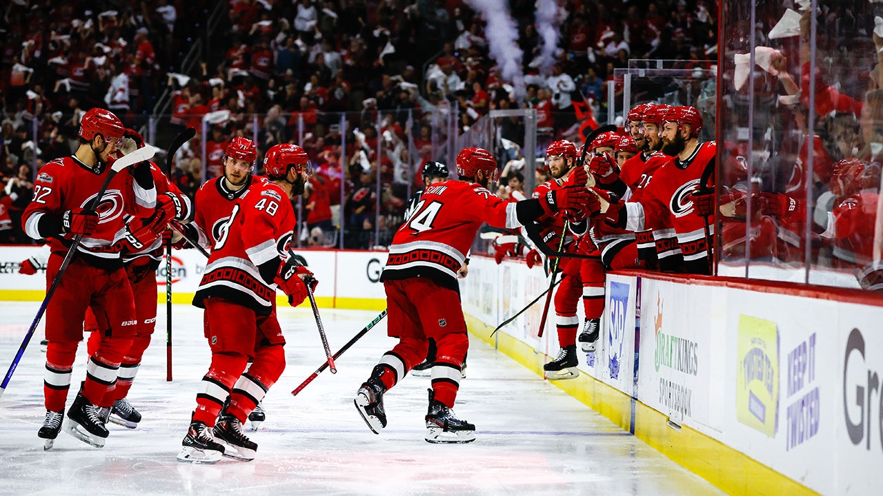 canes-goal-devils-1.jpg