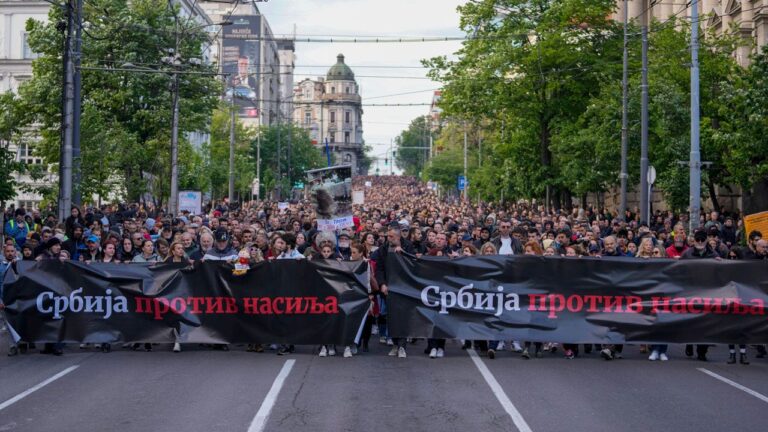 cbc1bf37-serbia_protest.jpg