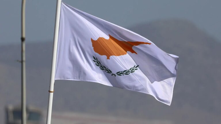 cyprus_flag.jpg