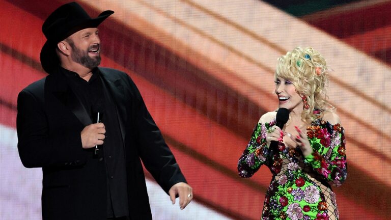 dolly-parton-garth-brooks-acm-awards.jpg