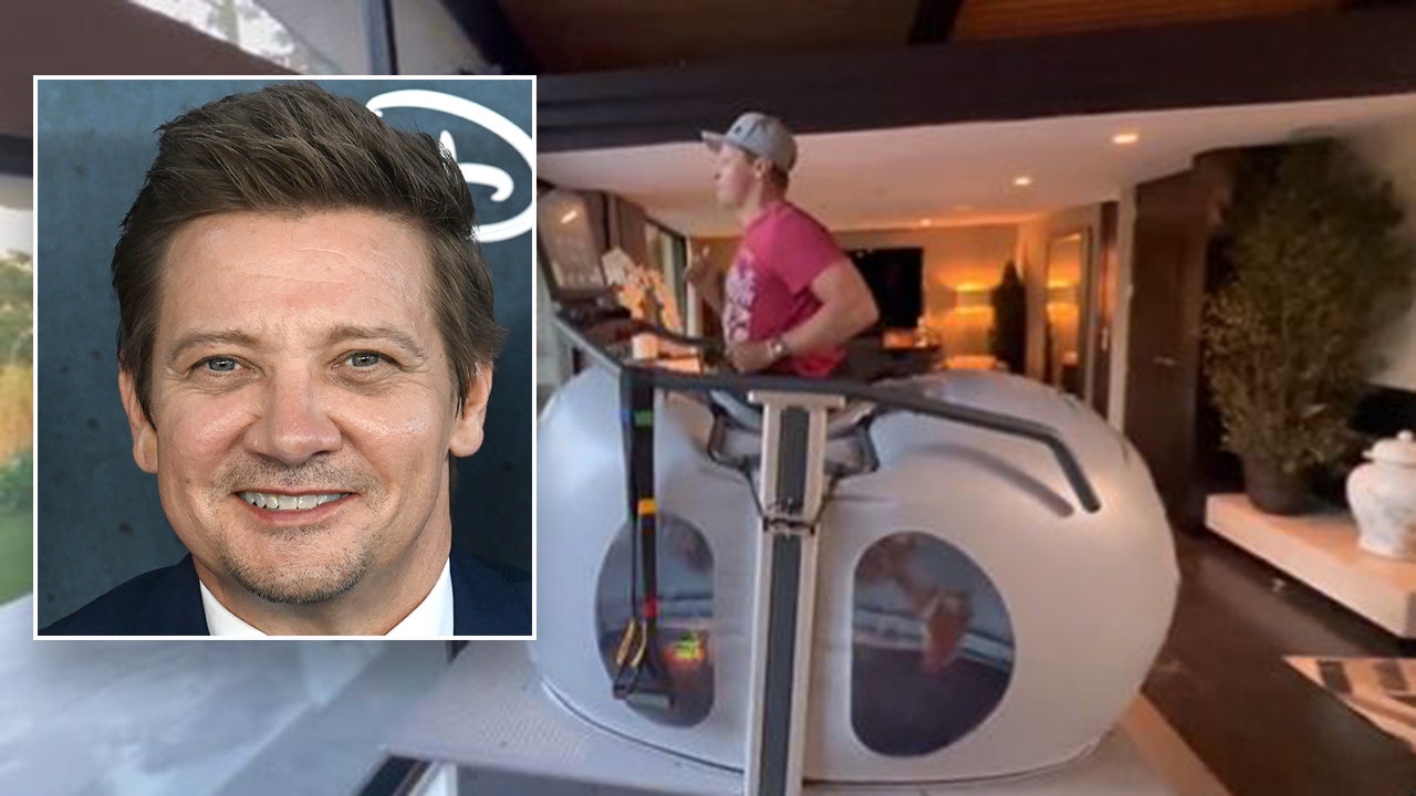 jeremy-renner-running.jpg