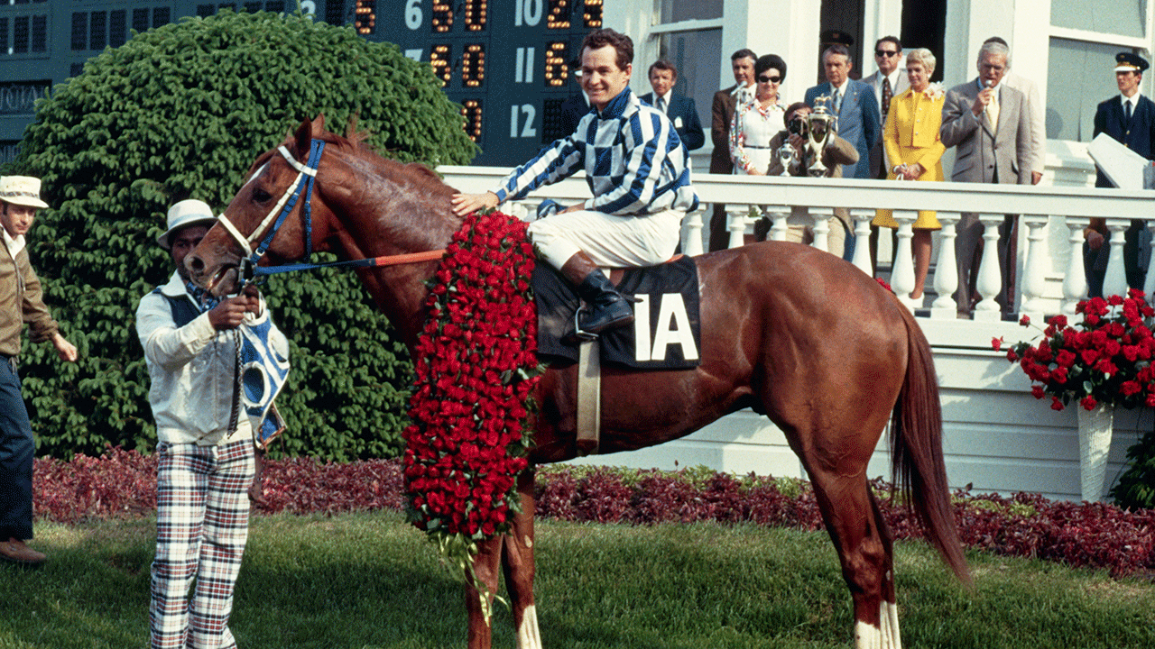 secretariat-ron-turcotte-kentucky-derby.gif