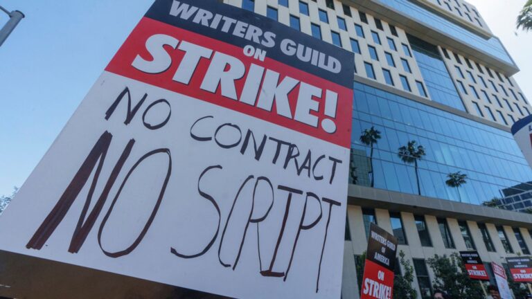 skynews-hollywood-writers-strike_6143597.jpg