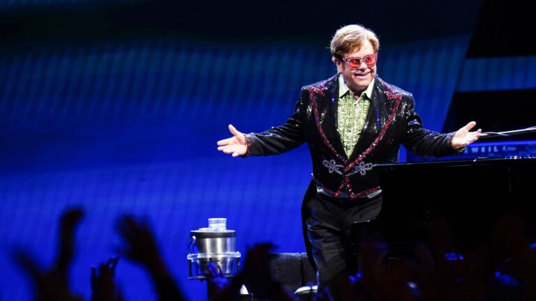 skynews-sir-elton-john-glastonbury_6173878.jpg