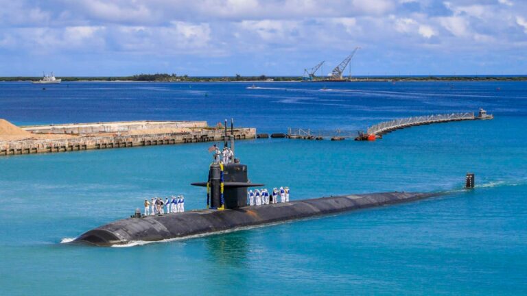 us-navy-submarine-guam.jpg