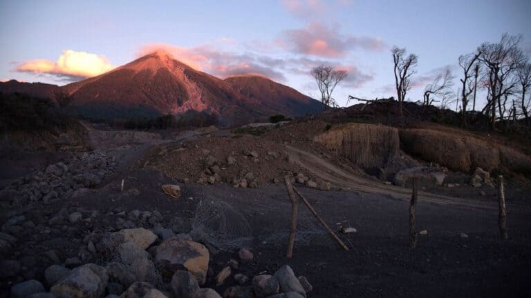 volcano_of_fire_guatemala.jpg