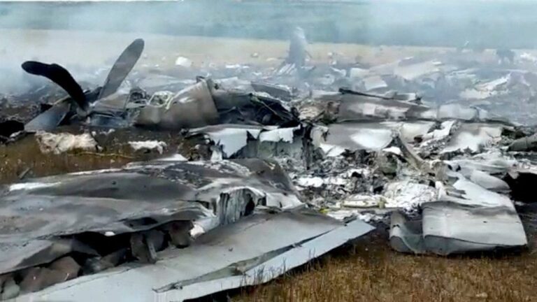 2023-06-29T135948Z_1928015609_RC21T1ASQDI6_RTRMADP_3_UKRAINE-CRISIS-RUSSIA-PLANE-e1688049523764.jpg