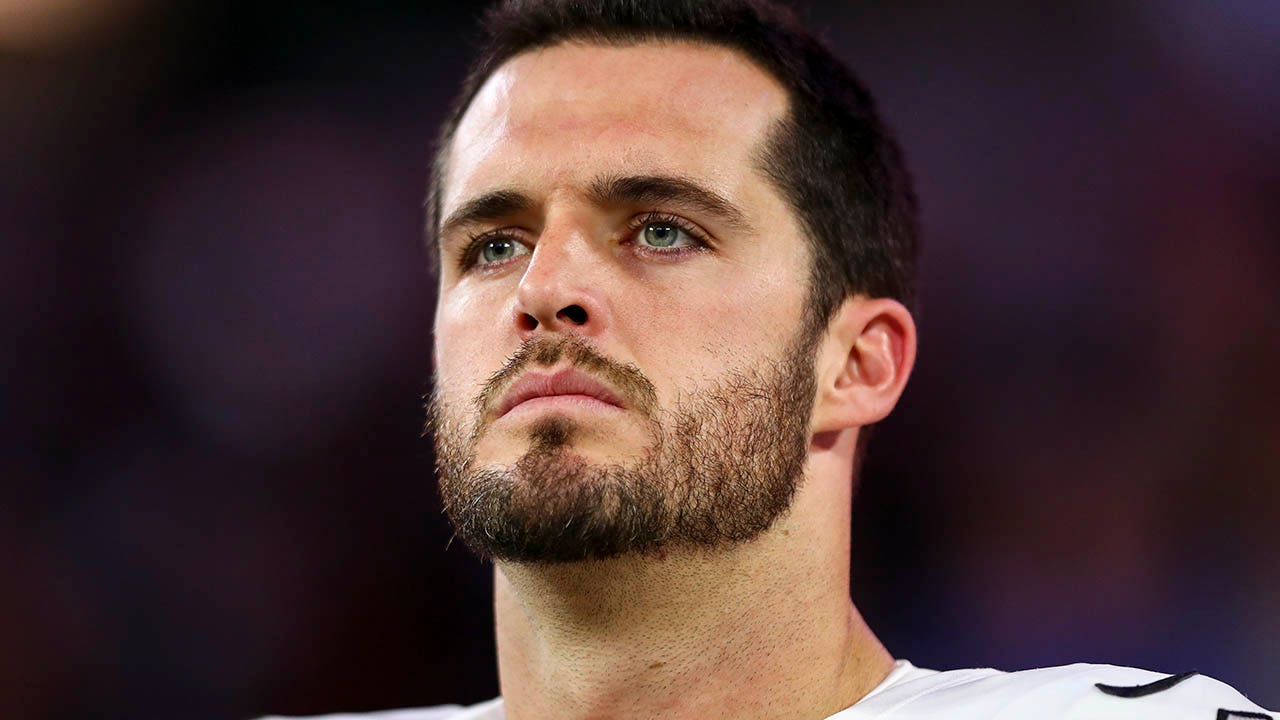 Derek-Carr5.jpg