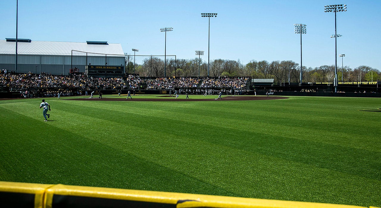 Iowa-Hawkeyes-Baseball.jpg