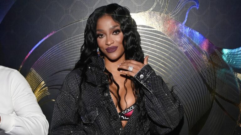 Joseline-Hernandez-Gets-Emotional-After-Performing-For-The-First-Time-Sober-scaled.jpg