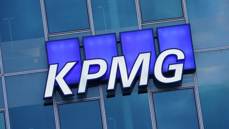 KPMG-Berlin-building-logo.jpg