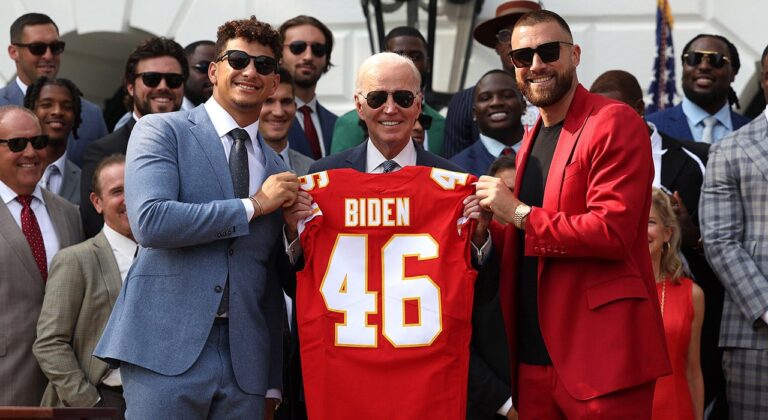 Patrick-Mahomes-Joe-Biden-Travis-Kelce-1.jpg