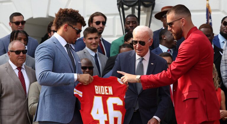 Patrick-Mahomes-Joe-Biden-Travis-Kelce.jpg