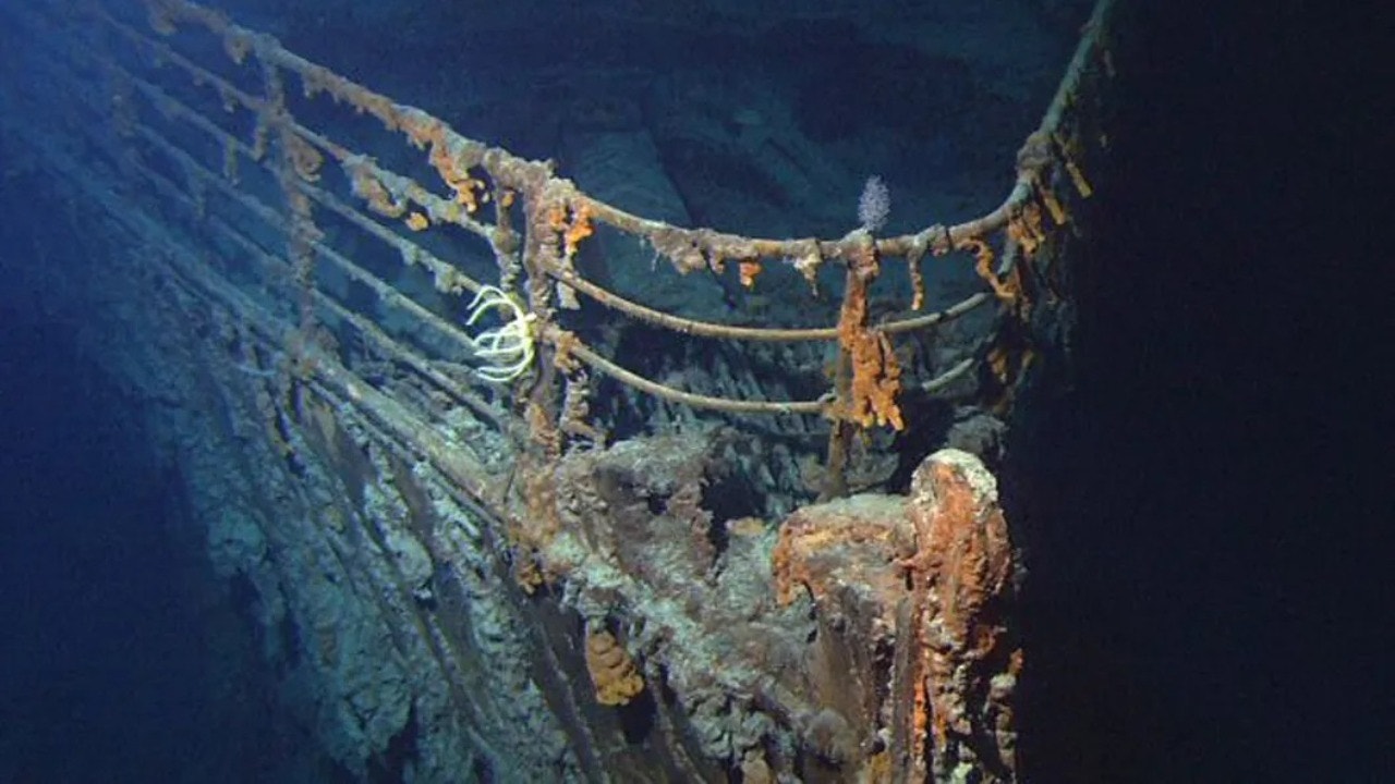 Titanic-wreck-remains-bow.jpg