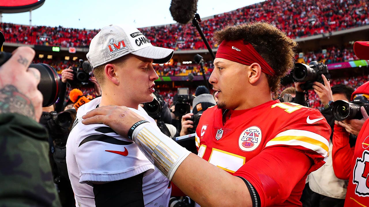 burrow-mahomes.jpg