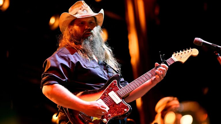 chris-stapleton-performing.jpg