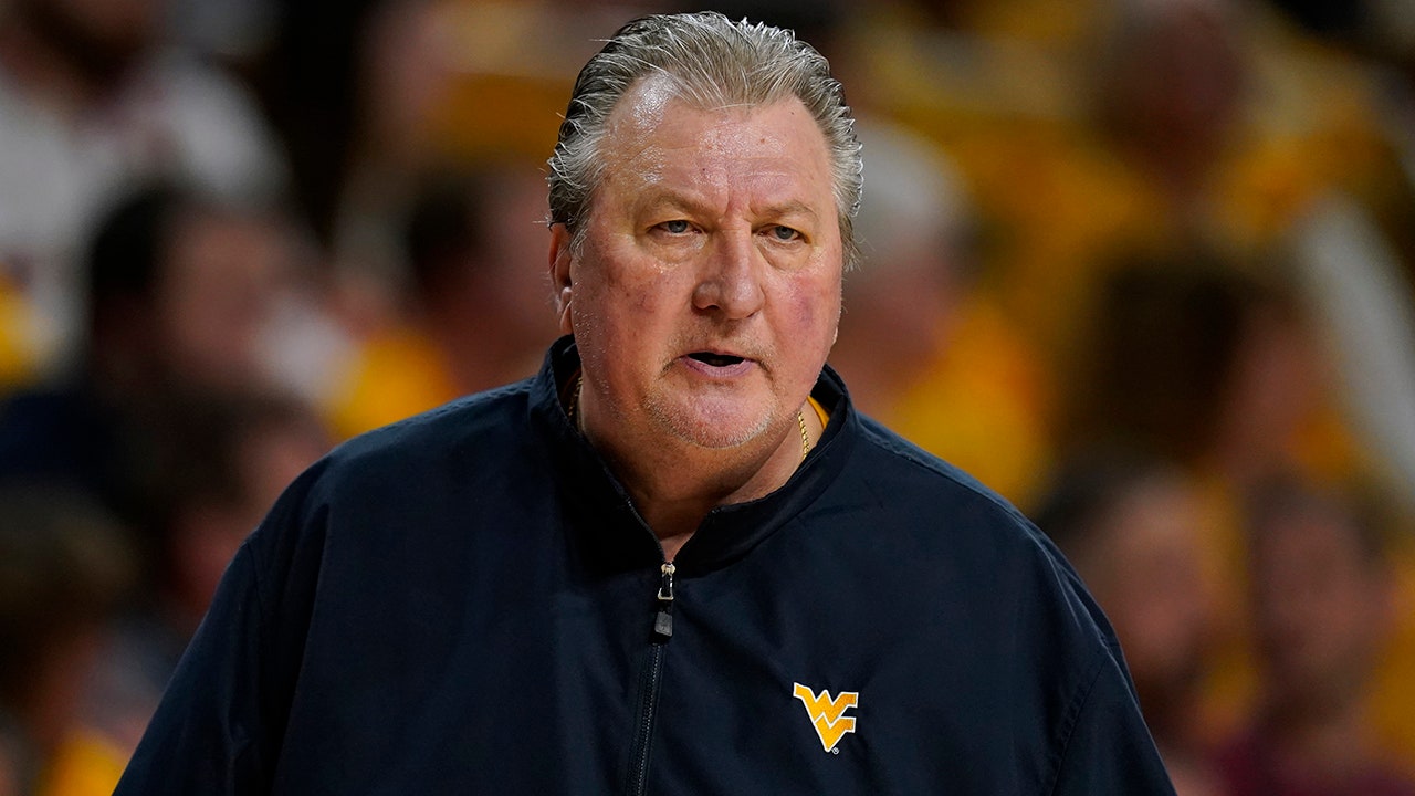 f907a00e-Bob-Huggins.jpg