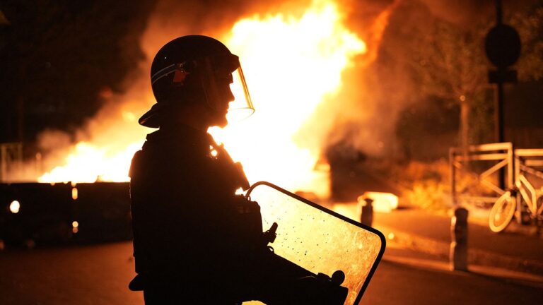 france-crime-demonstration-protests-police-shooting-02.jpg