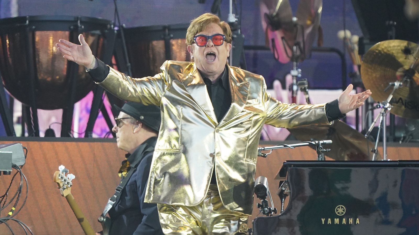 skynews-elton-john-glastonbury_6198940.jpg