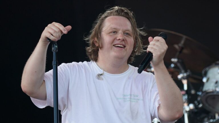 skynews-lewis-capaldi-glastonbury_6198477.jpg