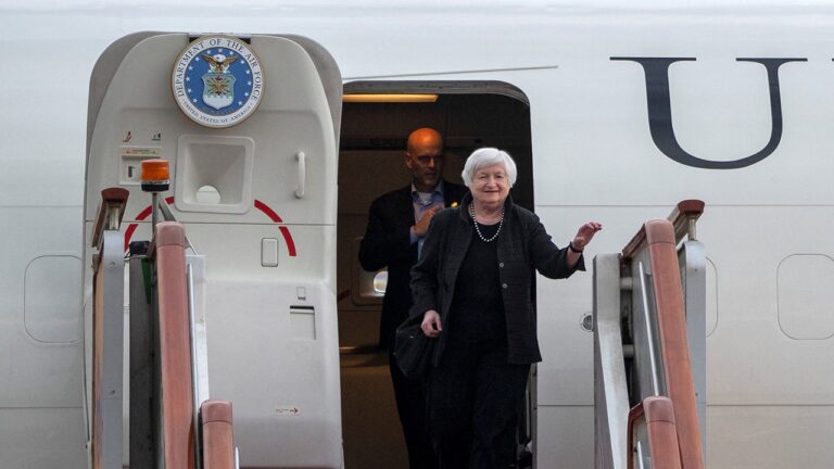 2023-07-06T100750Z_2006316661_RC2LX1AYQRYI_RTRMADP_3_CHINA-USA-YELLEN.jpg