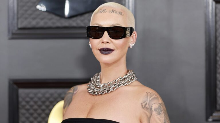 Amber-Rose-Shuts-Down-Critics-Claiming-She-Perpetuates-Colorism-scaled.jpg