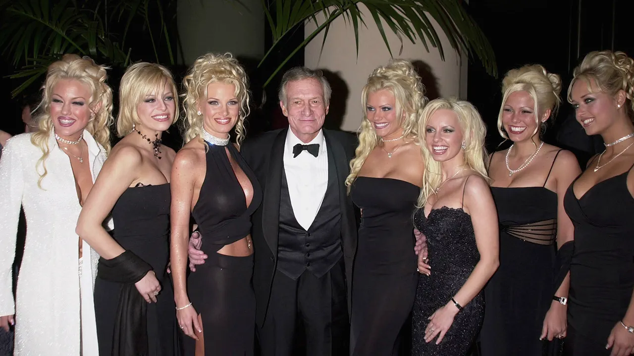 Getty_HughHefner_SevenGirlfriends.jpg