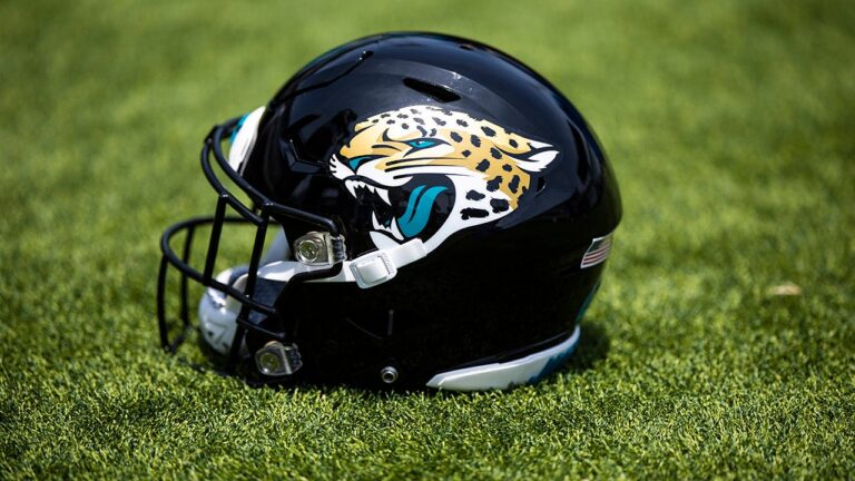 Jaguars-helmet.jpg