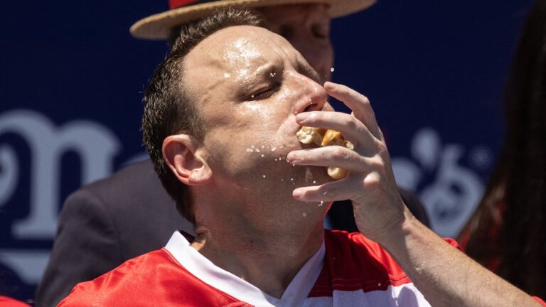 Joey-Chestnut2.jpg