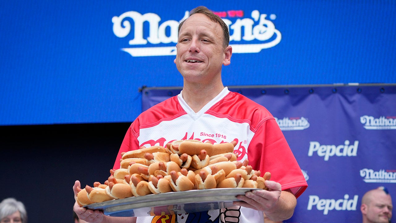 Joey-Chestnut3.jpg