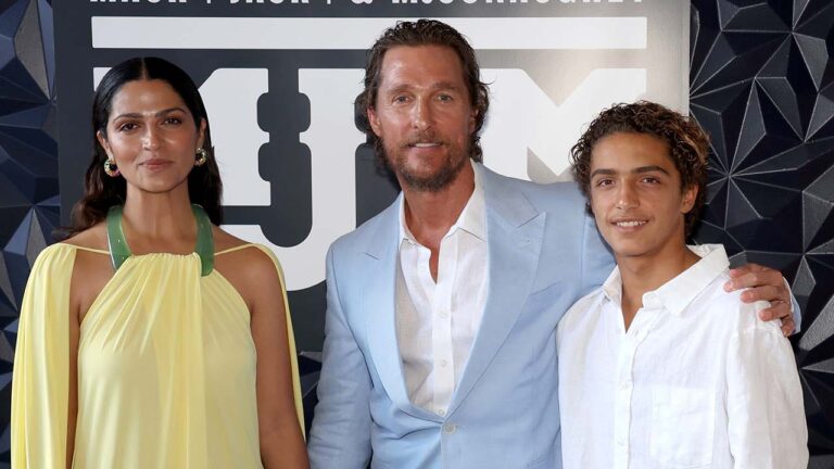 MATTHEW-MCCONAUGHEY-FAMILY.jpg