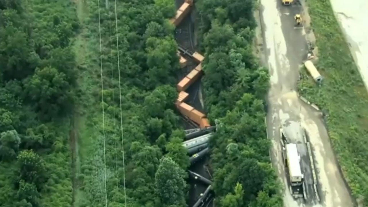 PA-train-derailment-4.jpg