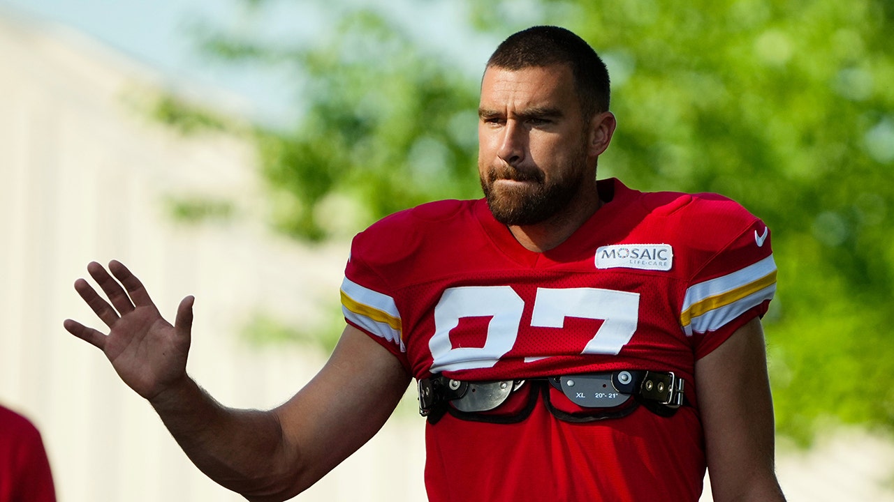 Travis-Kelce-training-camp.jpg