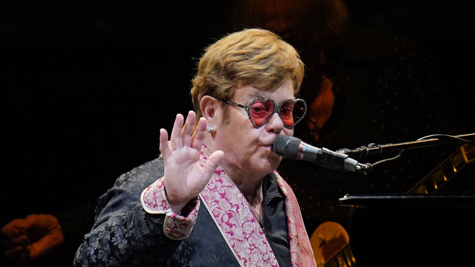 skynews-elton-john-tour-stockholm_6214986.jpg