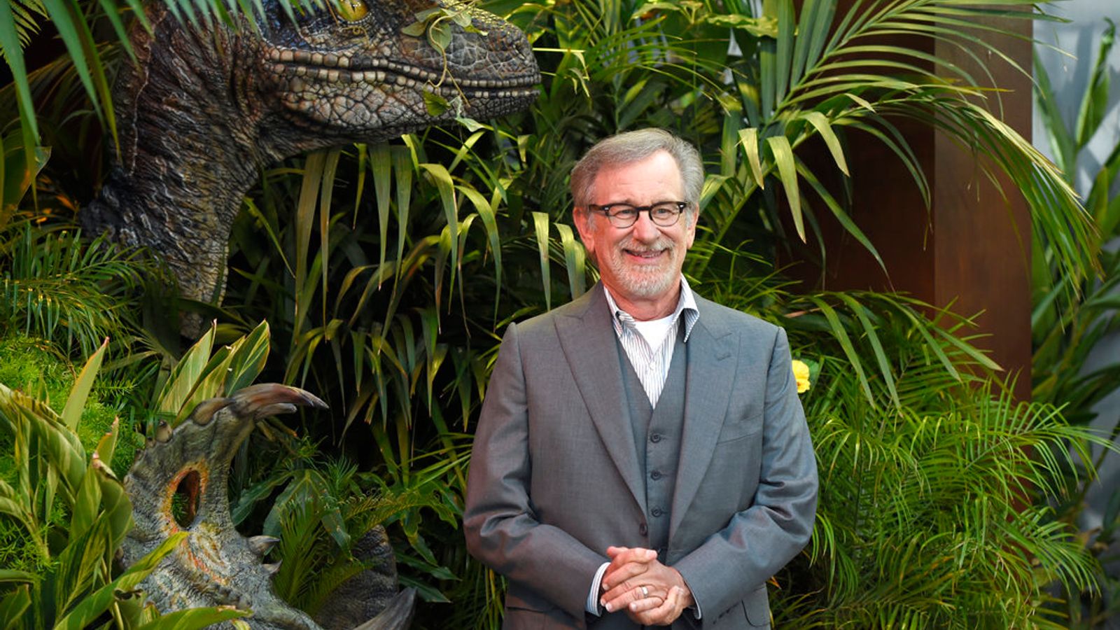 skynews-steven-spielberg-jurassic-park_6219275.jpg