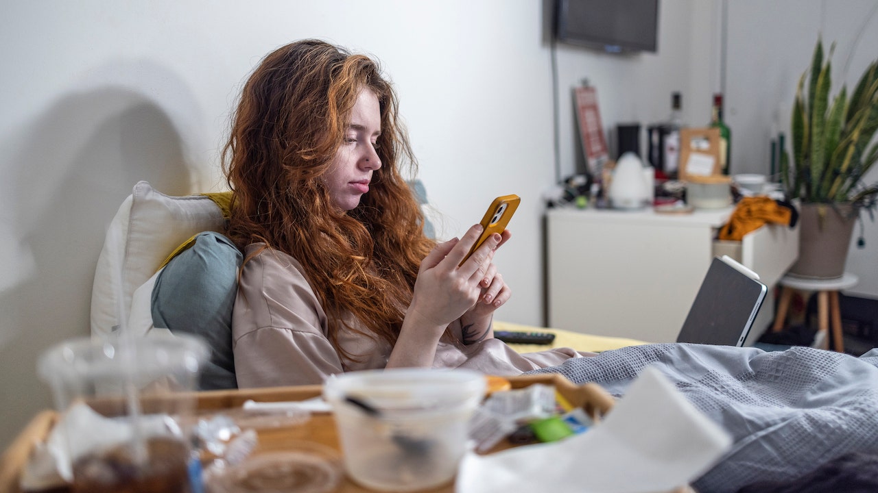 young-woman-in-bed.jpg