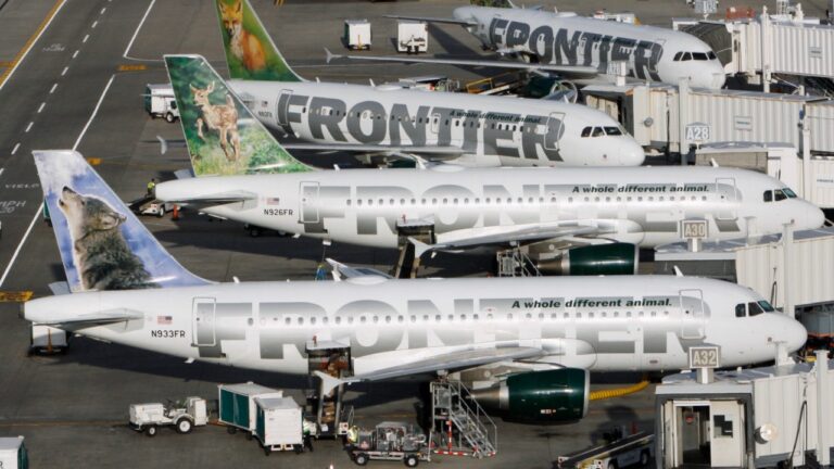 Frontier-Airlines-jets-Denver.jpg