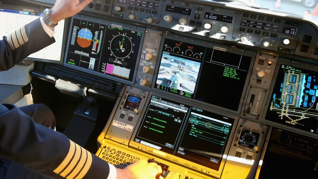 lufthansa_cockpit-1.jpg