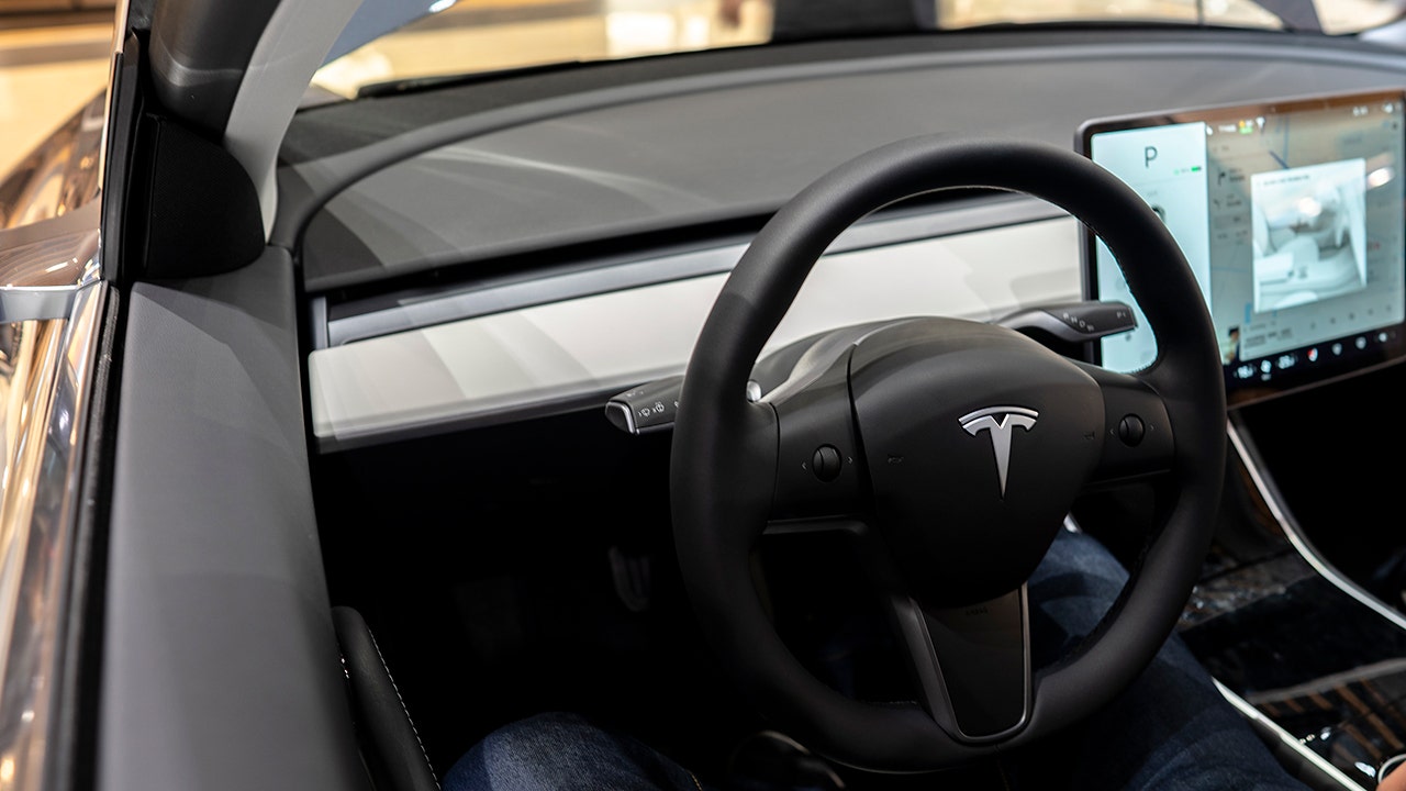 tesla-model-3-steering-1230222666-1.jpg