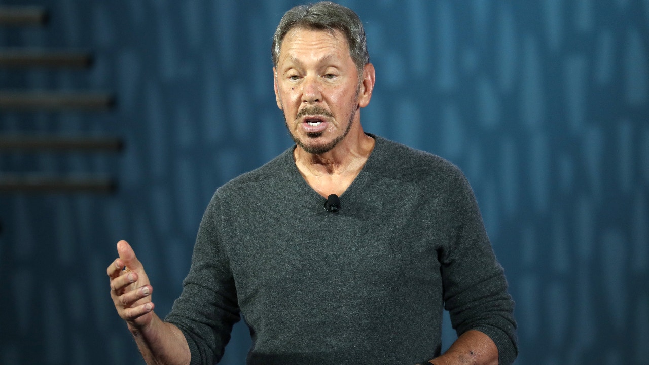 Larry-Ellison-Oracle-speech.jpg