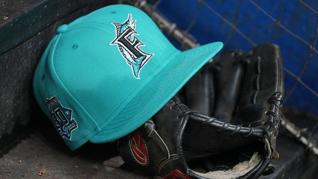 Marlins-hat.jpg