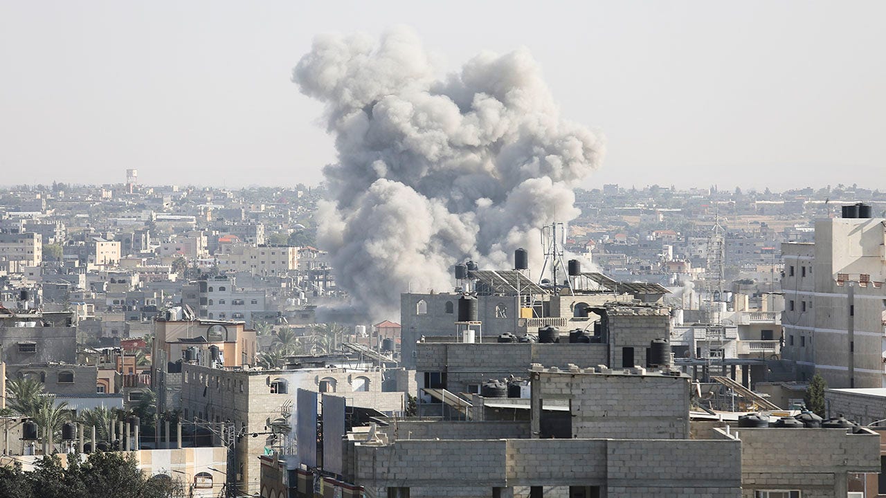 619113bd-Gaza-airstrike.jpg