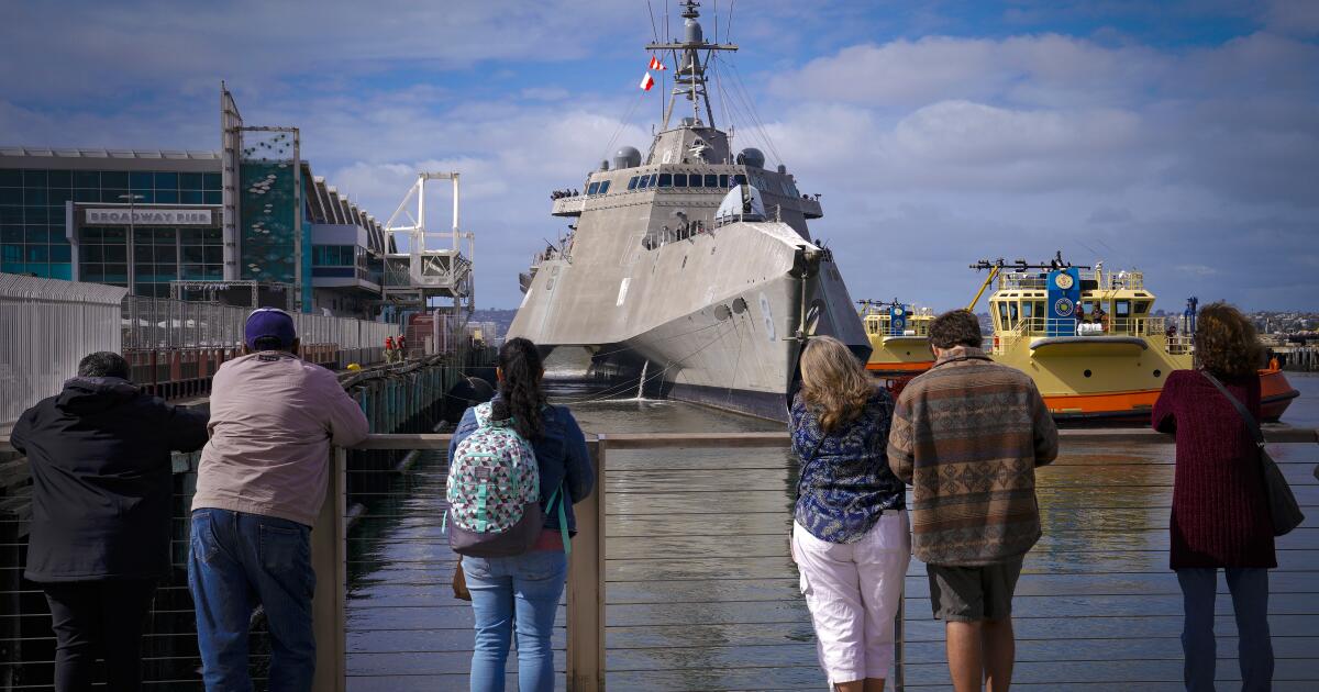 1210104-sd-me-fleet-week-ncc-004.jpg