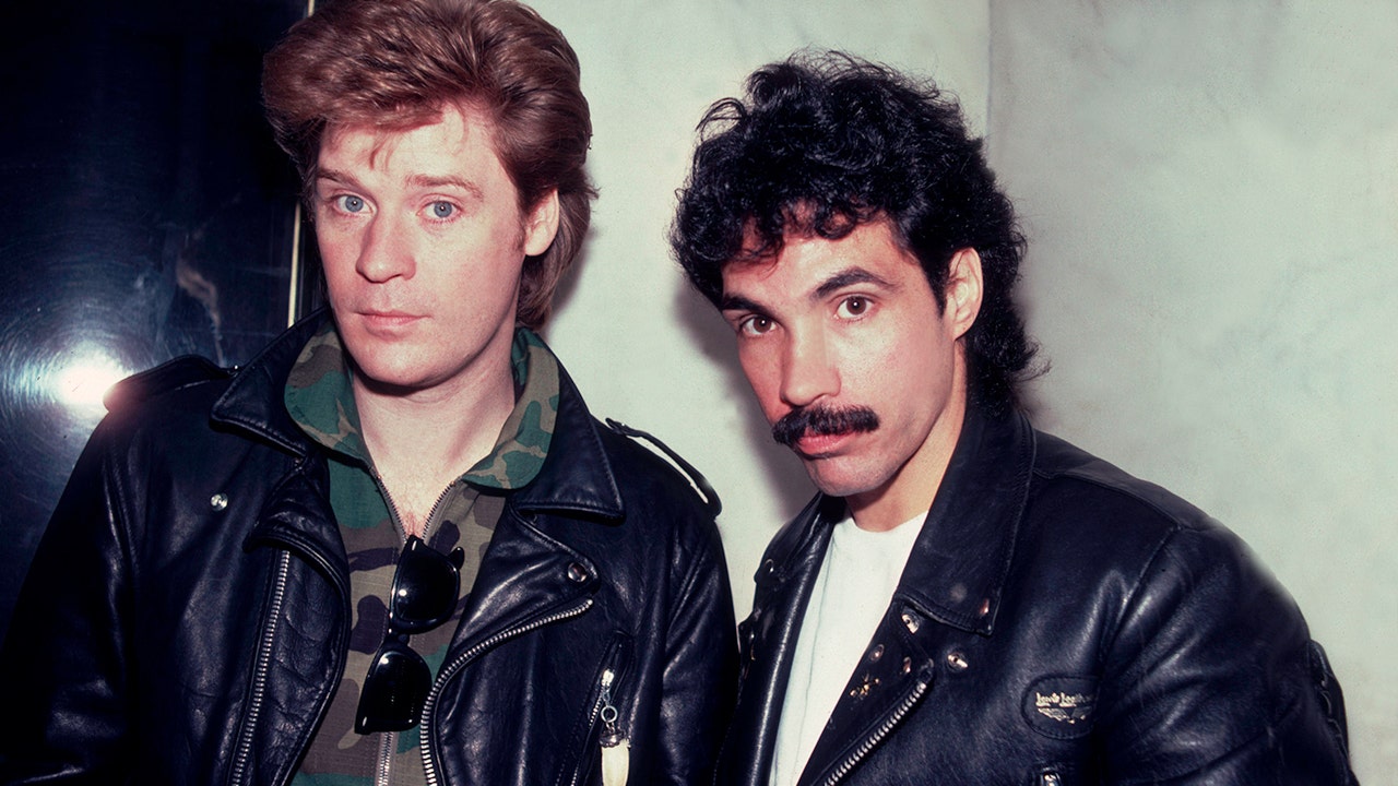 381fb272-Daryl_Hall_John_Oates.jpg