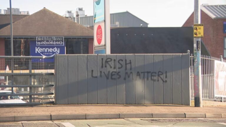 Belfast-Ireland-Graffiti.jpg